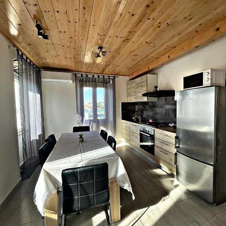 Amani Modern Apartment Lumbarda Bagian luar foto