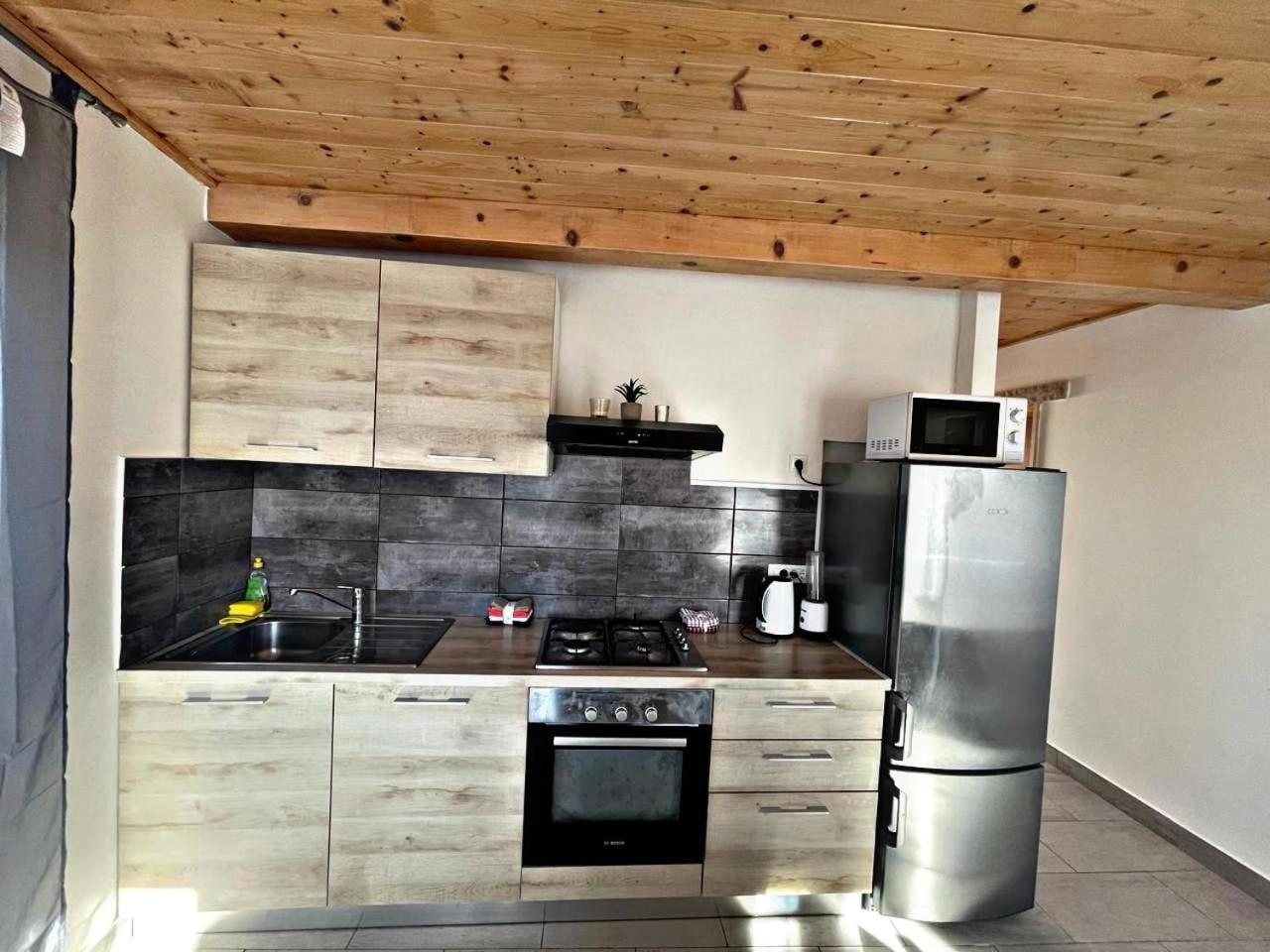 Amani Modern Apartment Lumbarda Bagian luar foto